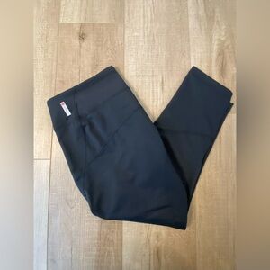 Zella | Black | Capri Leggings